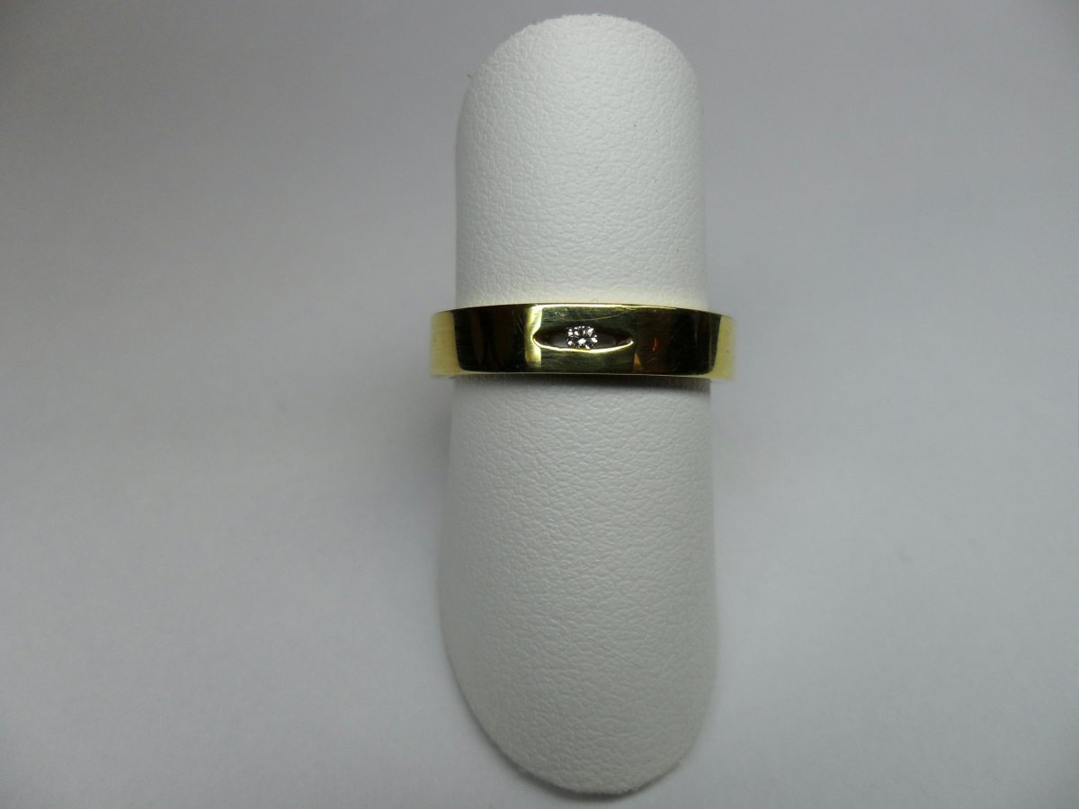Basis Ring Geelgoud met Diamant 0.02 crt.
